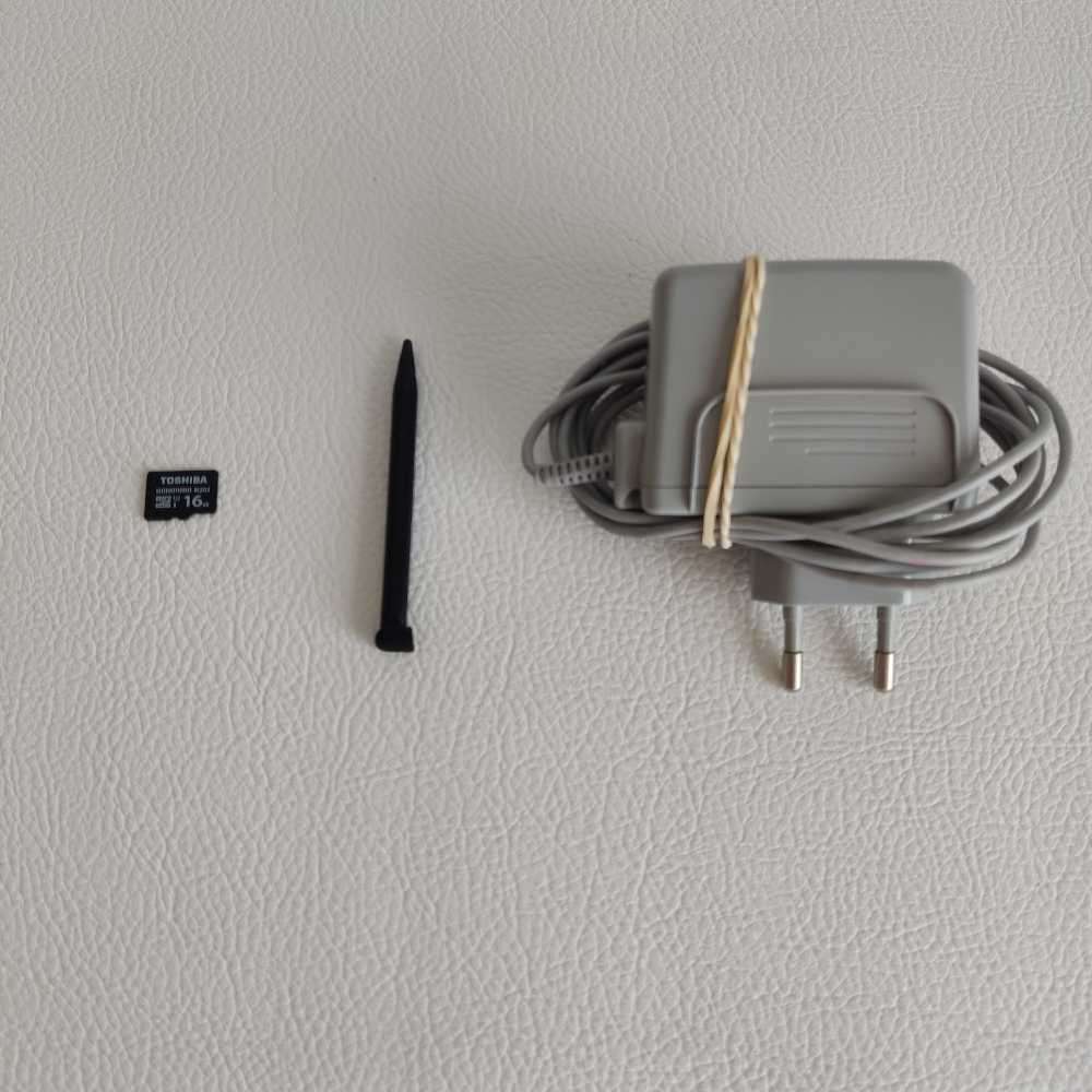 "New" Nintendo 2DSXL Console