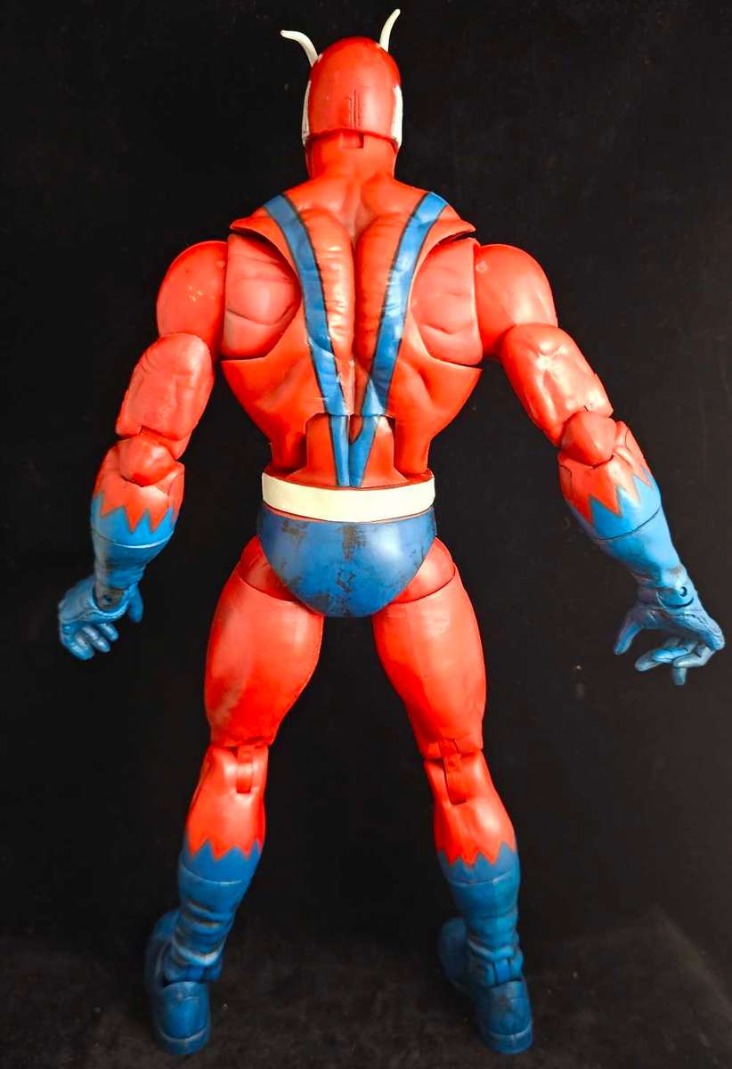 ToyBiz Marvel Legends BAF Giantman