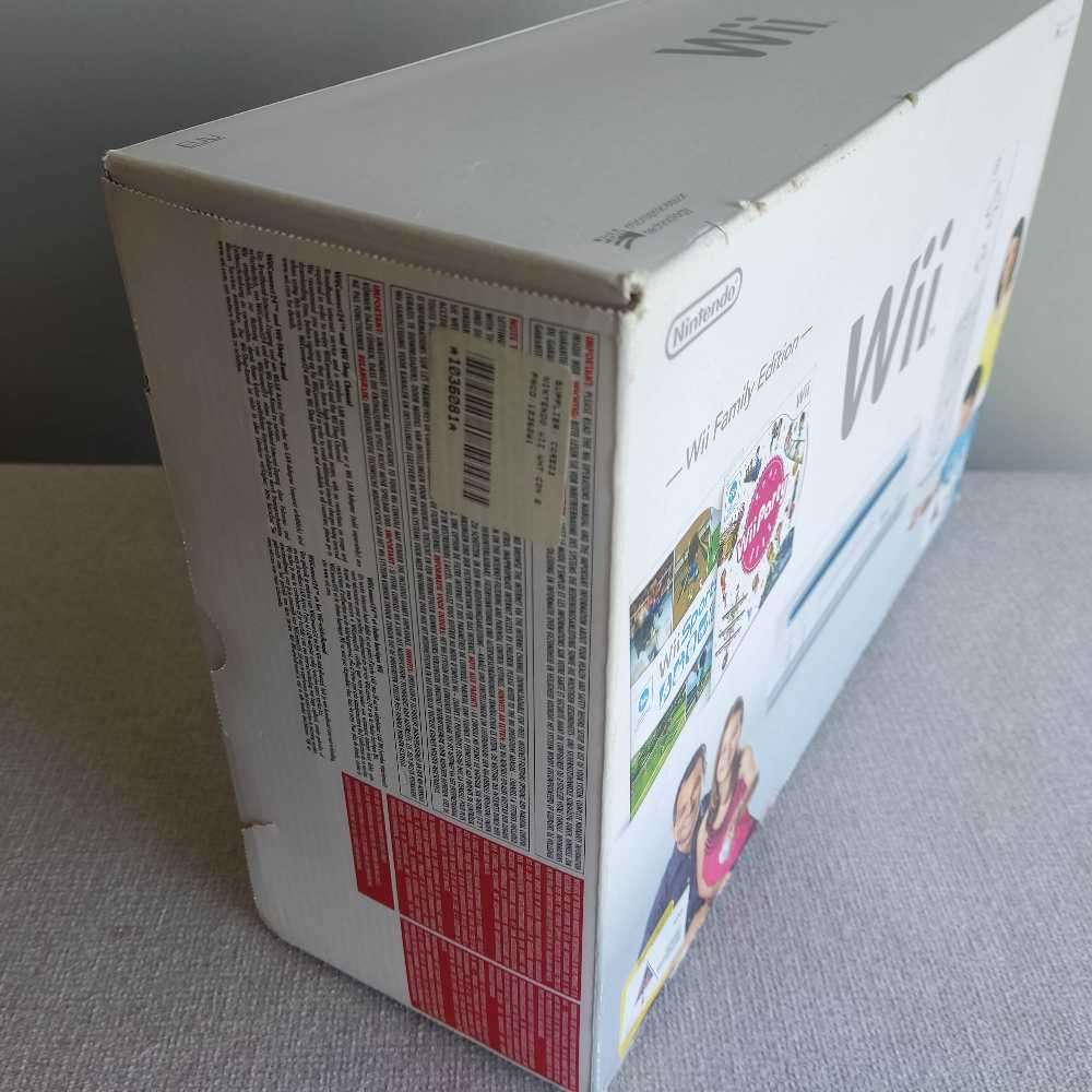 Nintendo Wii Family Edition Wii with Wii party+wii Sports