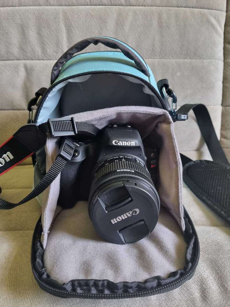 Canon EOS  Rebel SL2/200D