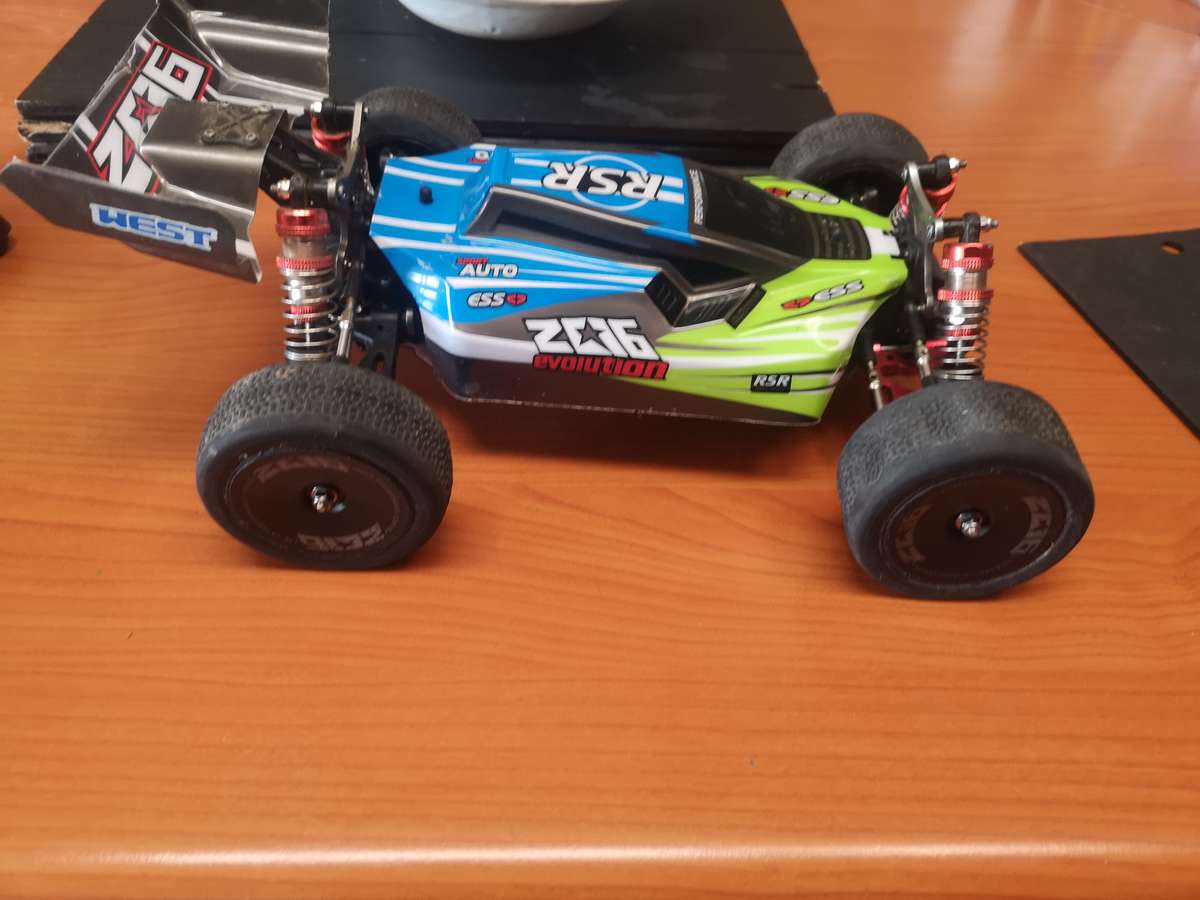Rc car wltoys 144001