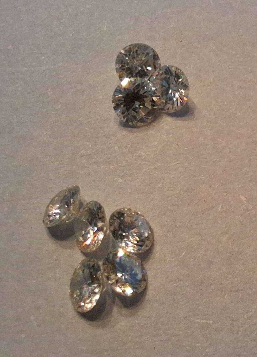 8x Natural old mined diamonds