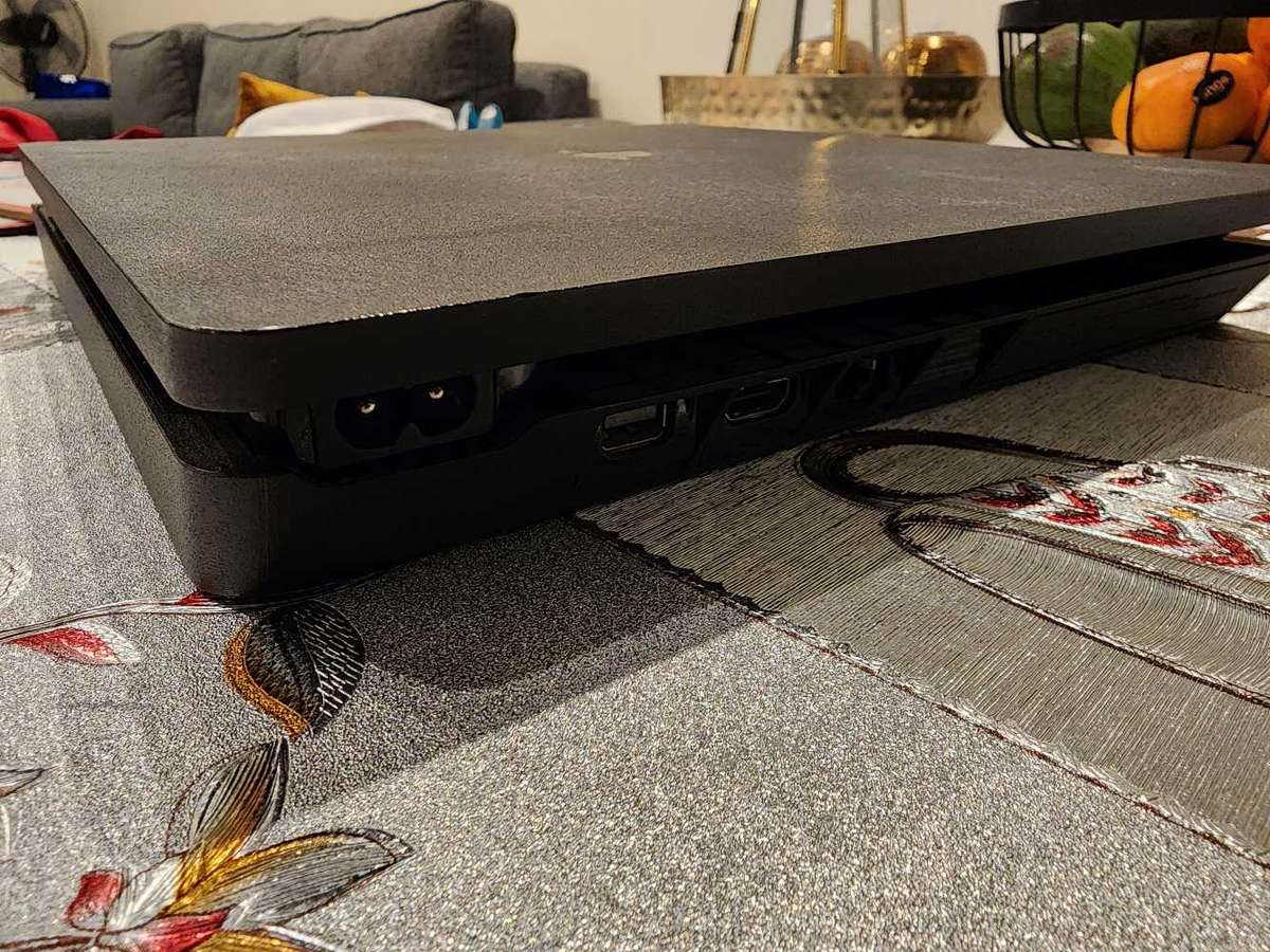 PS4 1TB Slimline, 7 Games, No Control