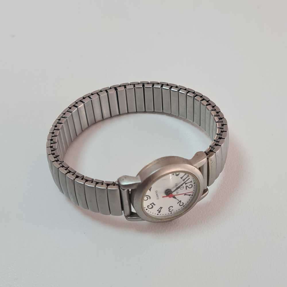 Vintage Initial Quartz wrist watch