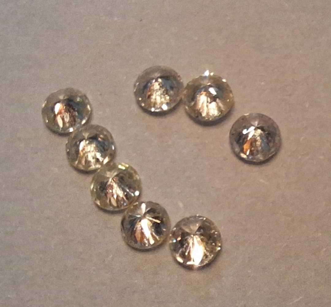 8x Natural old mined diamonds