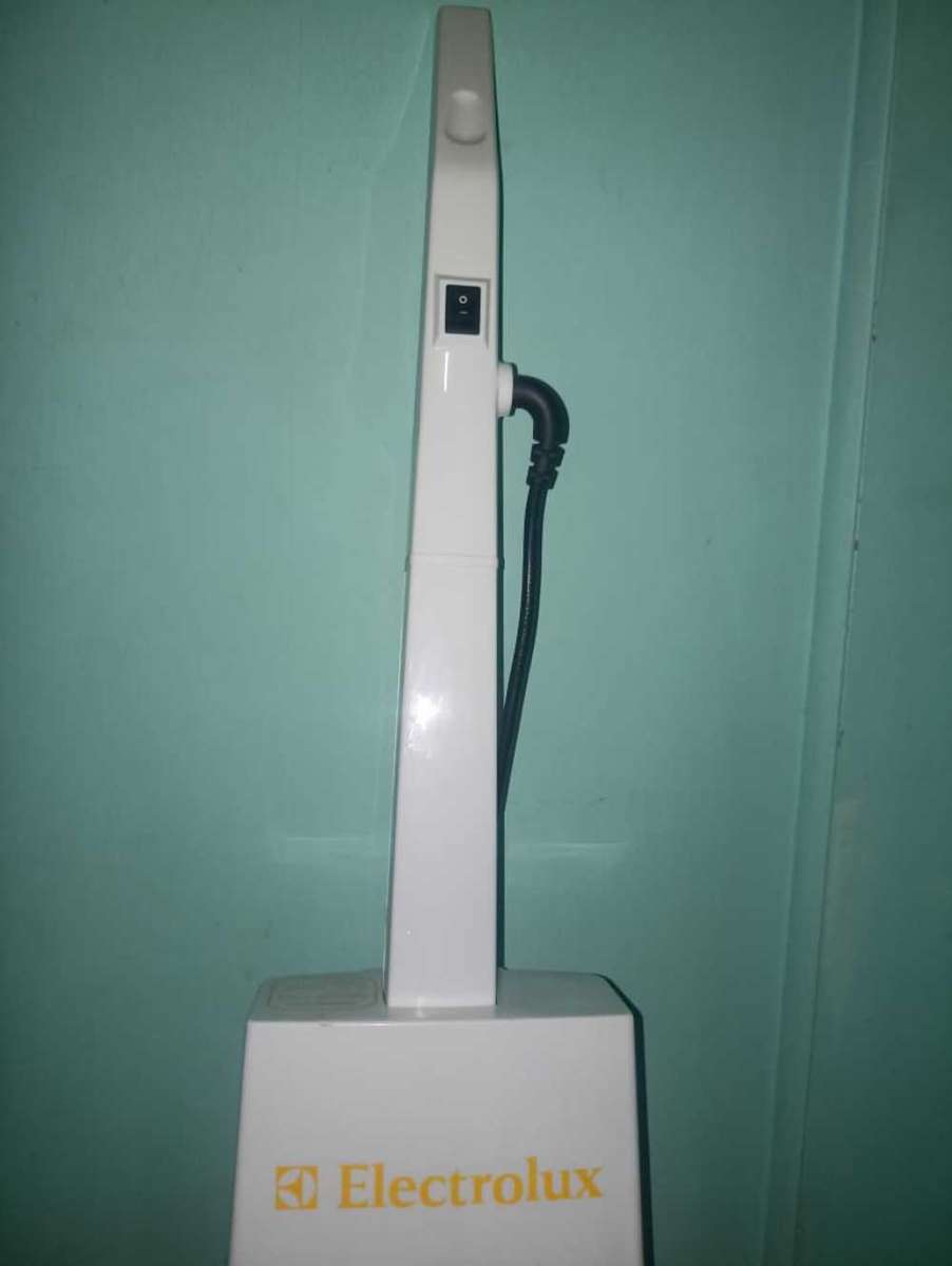 ELECTROLUX 6 in 1 carpet shampooer