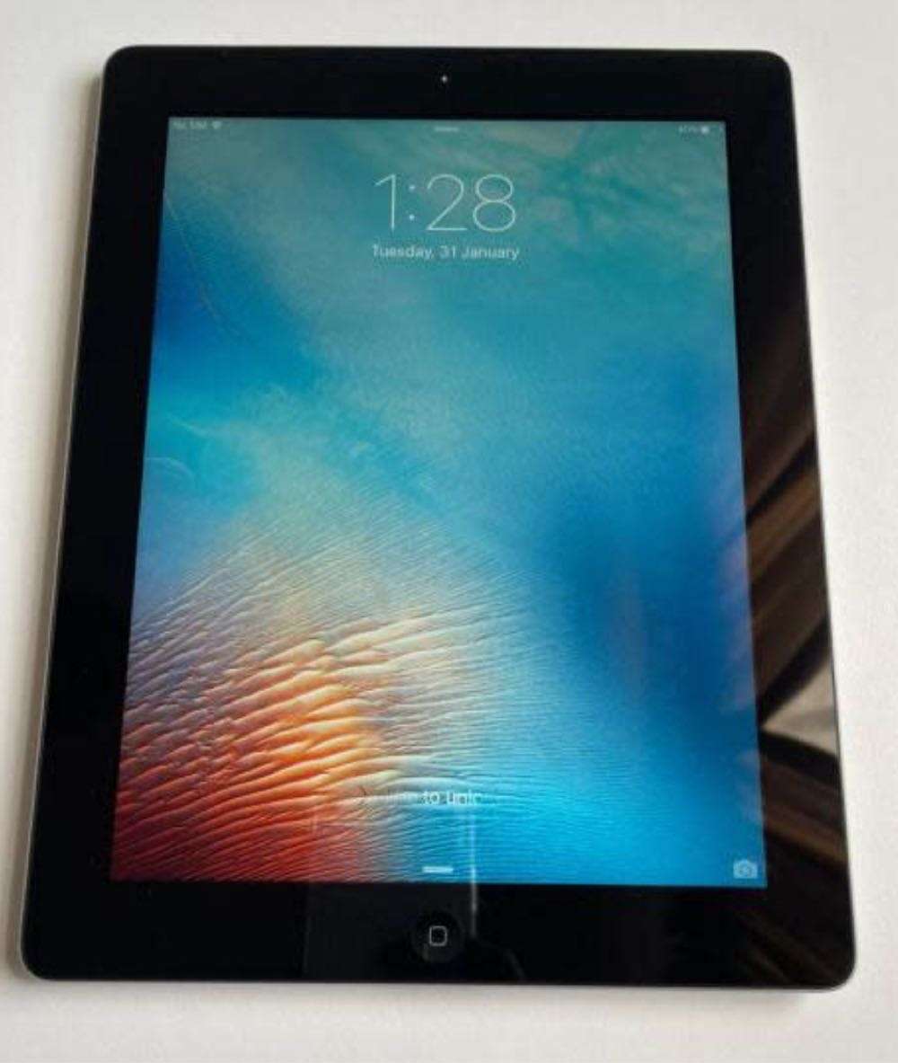 iPad 4th Gen - 64GB -Retina Display - Great Condition - Free Cover Case