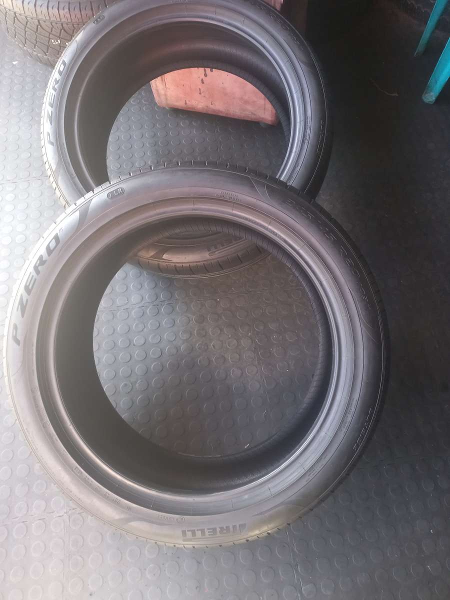 245/45/20 Pirelli Pzerro. Non runflat. 70%