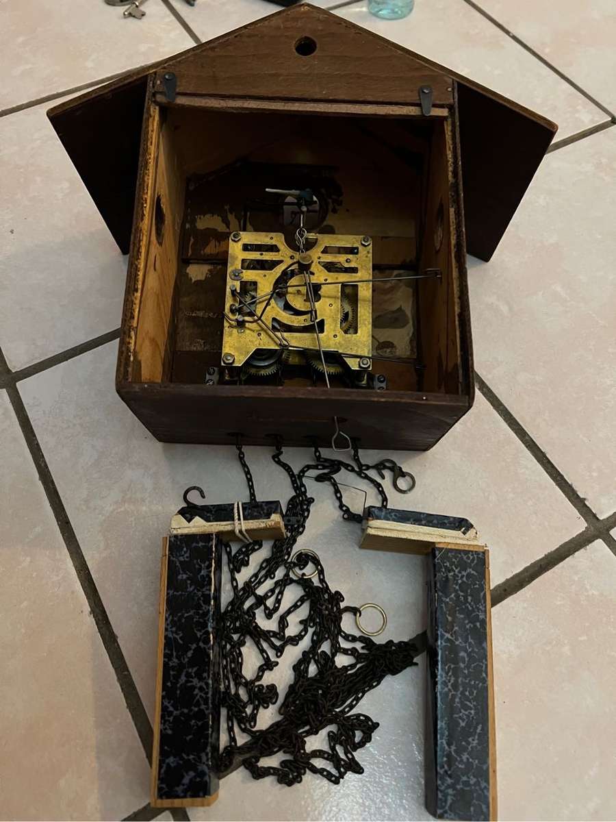 Cuckoo clock (8 day)