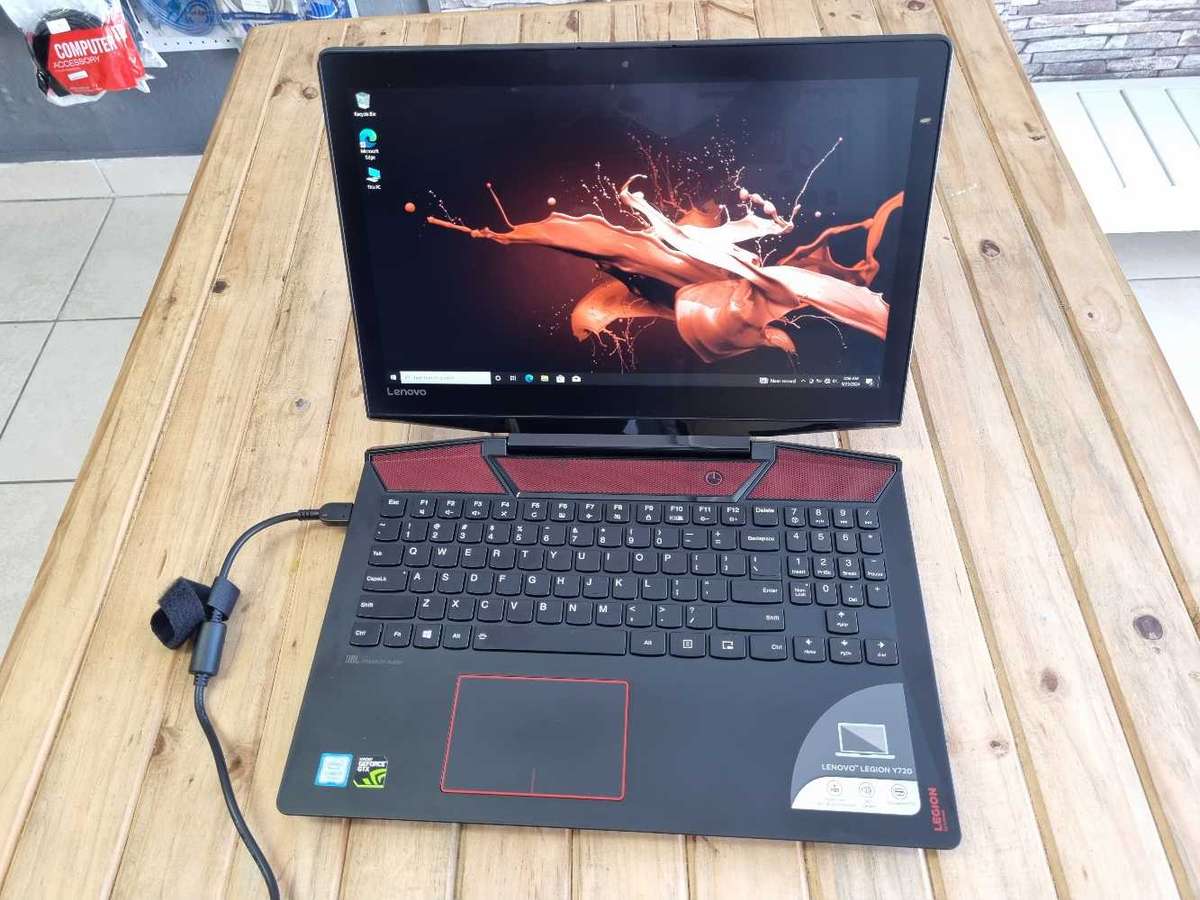 Lenovo Legion Y720 Core i7 - 7700HQ Gaming Laptop / 12GB DDR4 RAM/ 240GB SSD/ GTX 1060 6GB GPU/ FHD