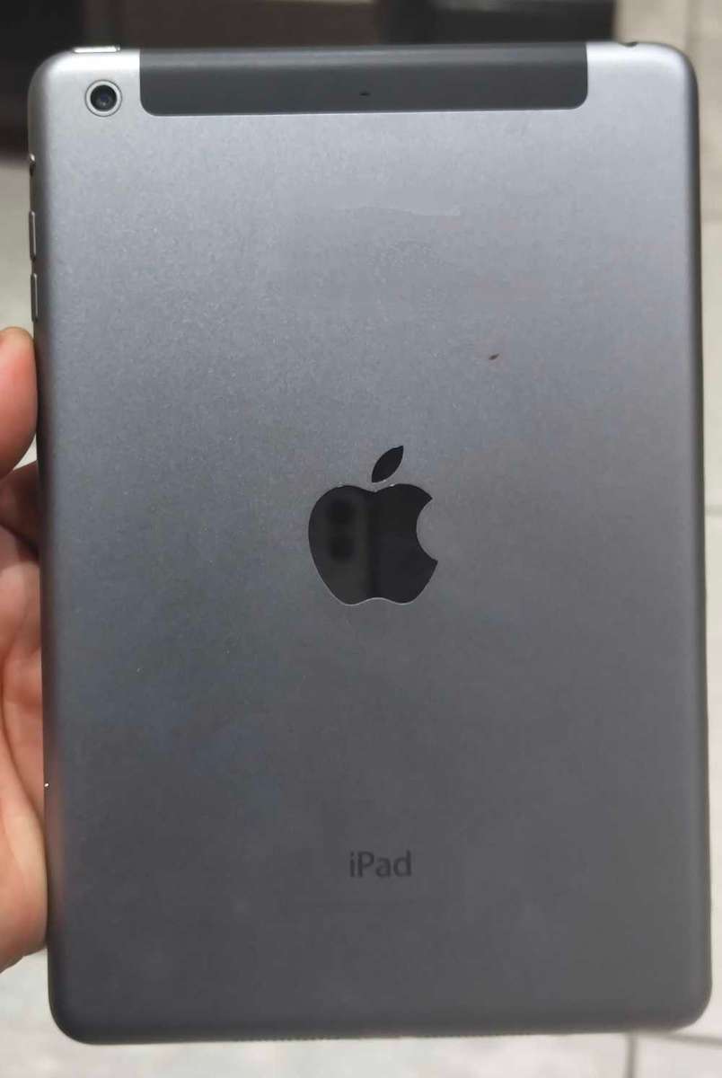 Apple iPad Mini 2 16GB Cellular + WiFi Space Grey (Cracked Touch)