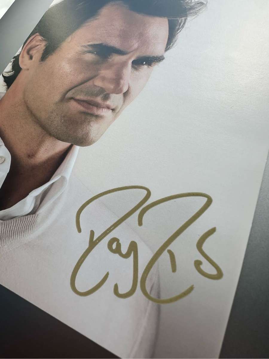 AUTHENTIC AUTOGRAPH BY ROGER FEDERER - ON RF JURA CARD