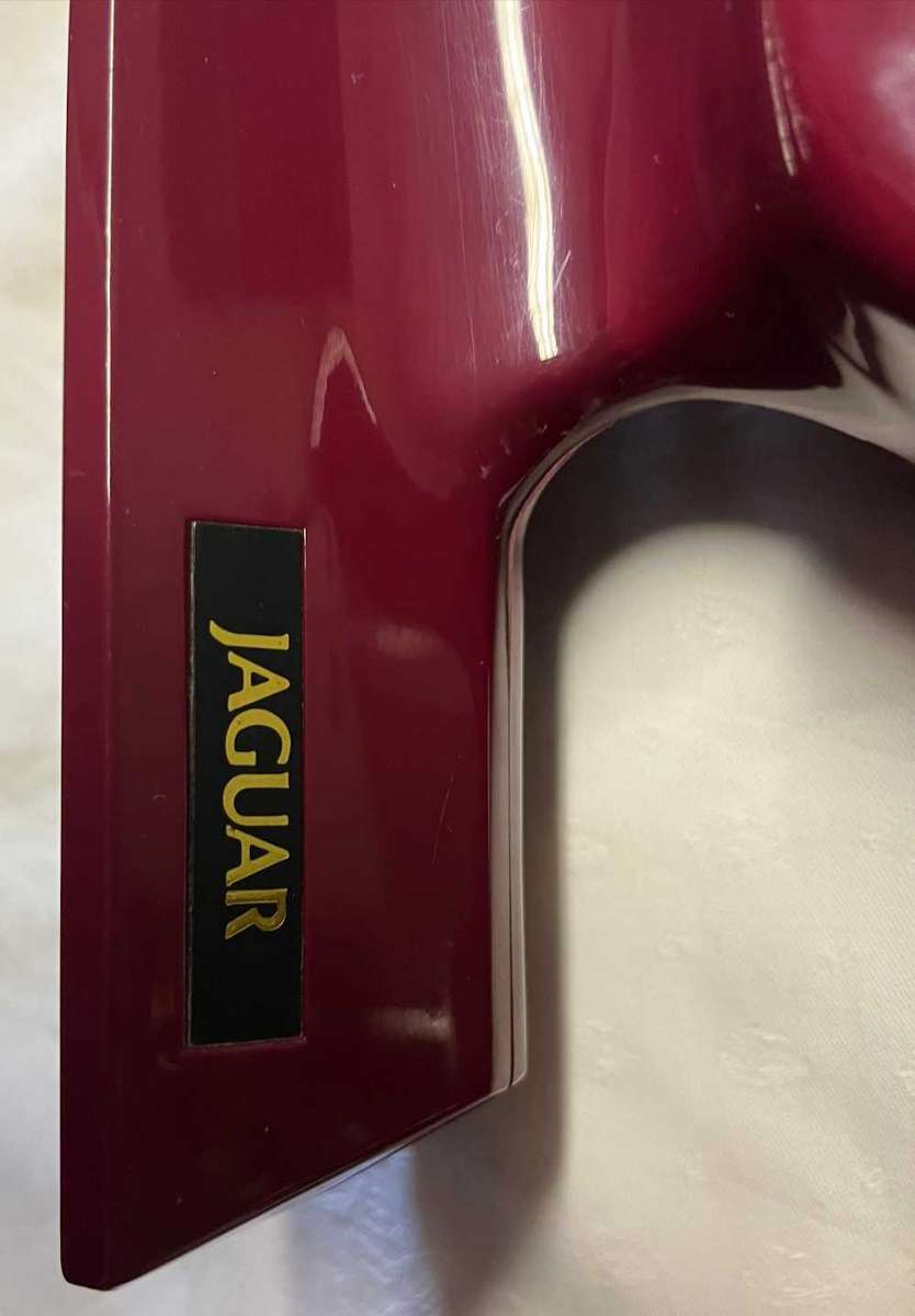 Jaguar Telephone