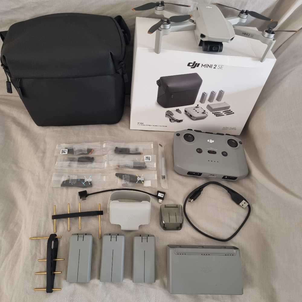 DJI Mini 2 SE Fly more Combo (2 Months old)