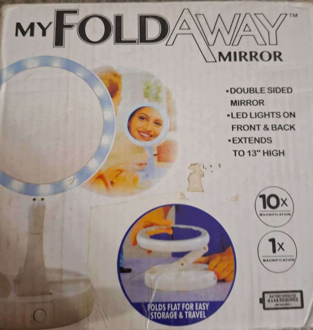 Foldaway make up mirror with lights