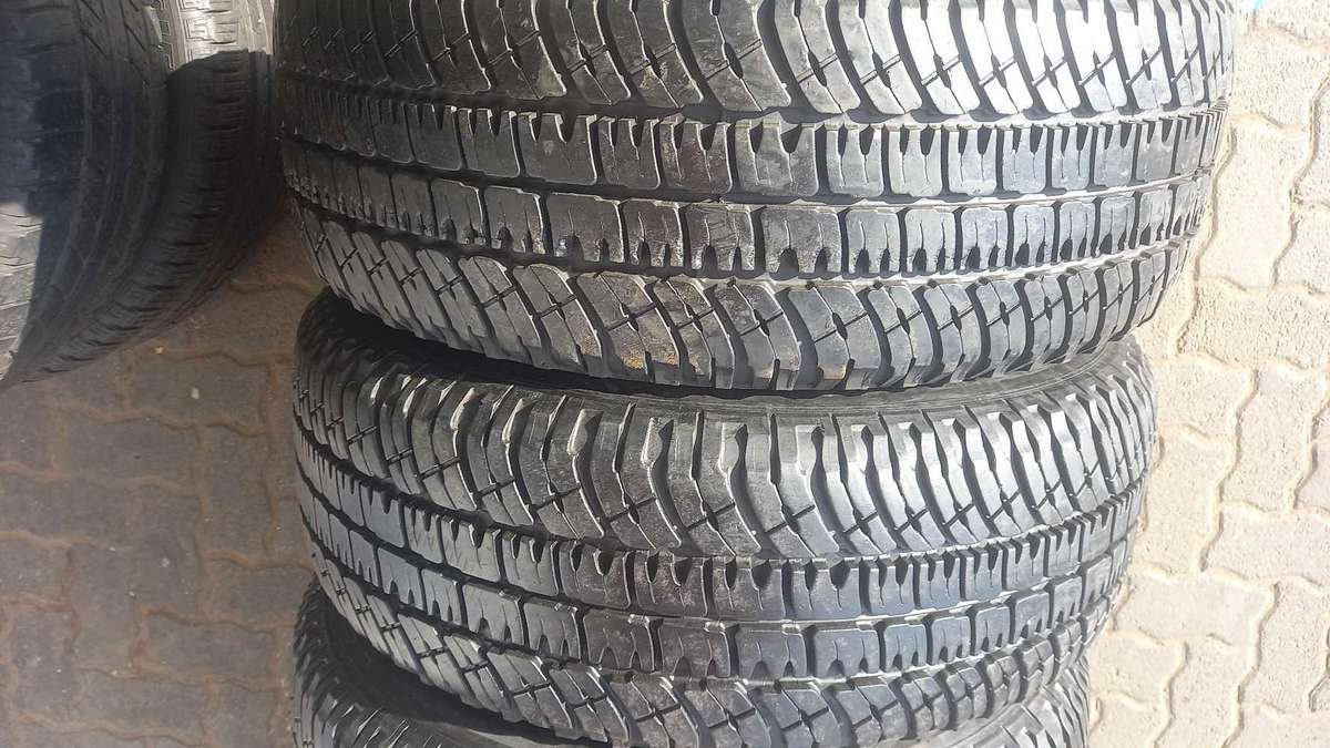 265/65/17 Michelin AT Lx. 85% life