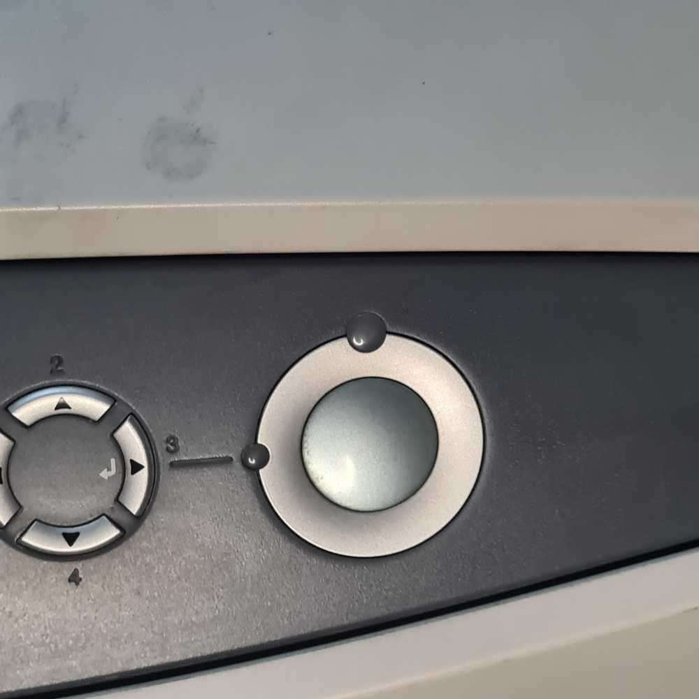 Epson Aculaser c1100 Lazer printer. (turns on, needs attention)