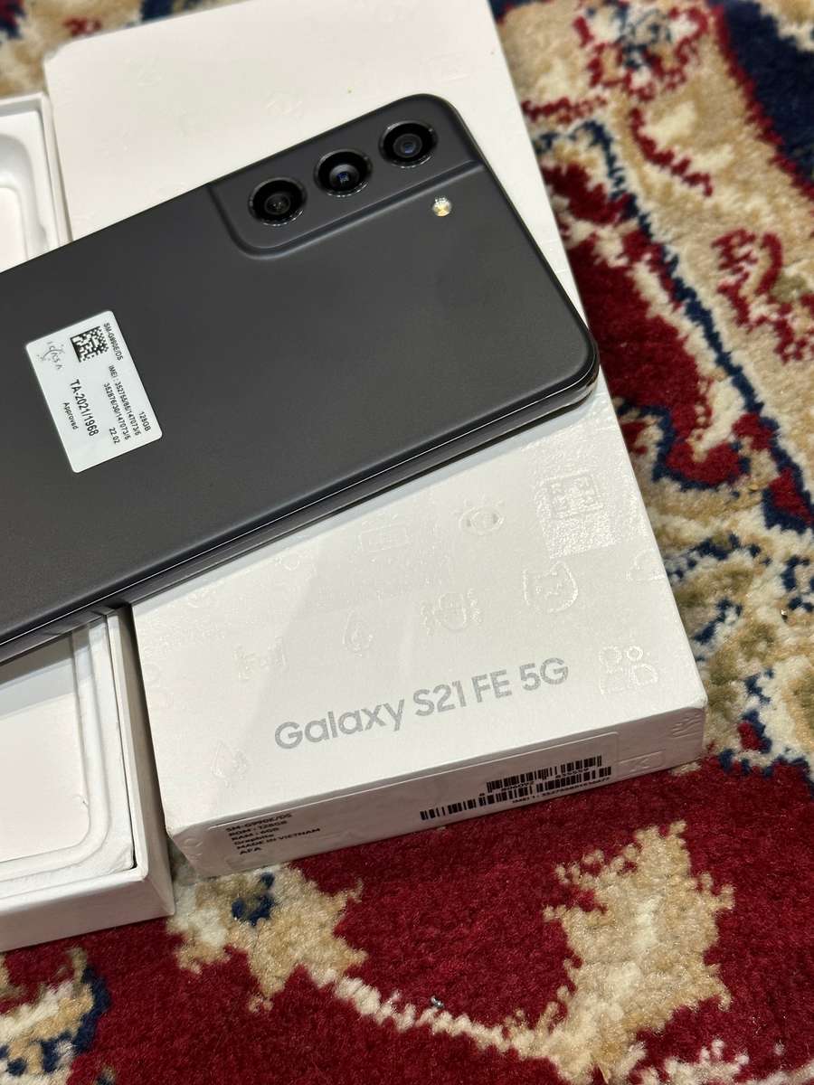 Samsung Galaxy S21FE new Dual Sim (open box )