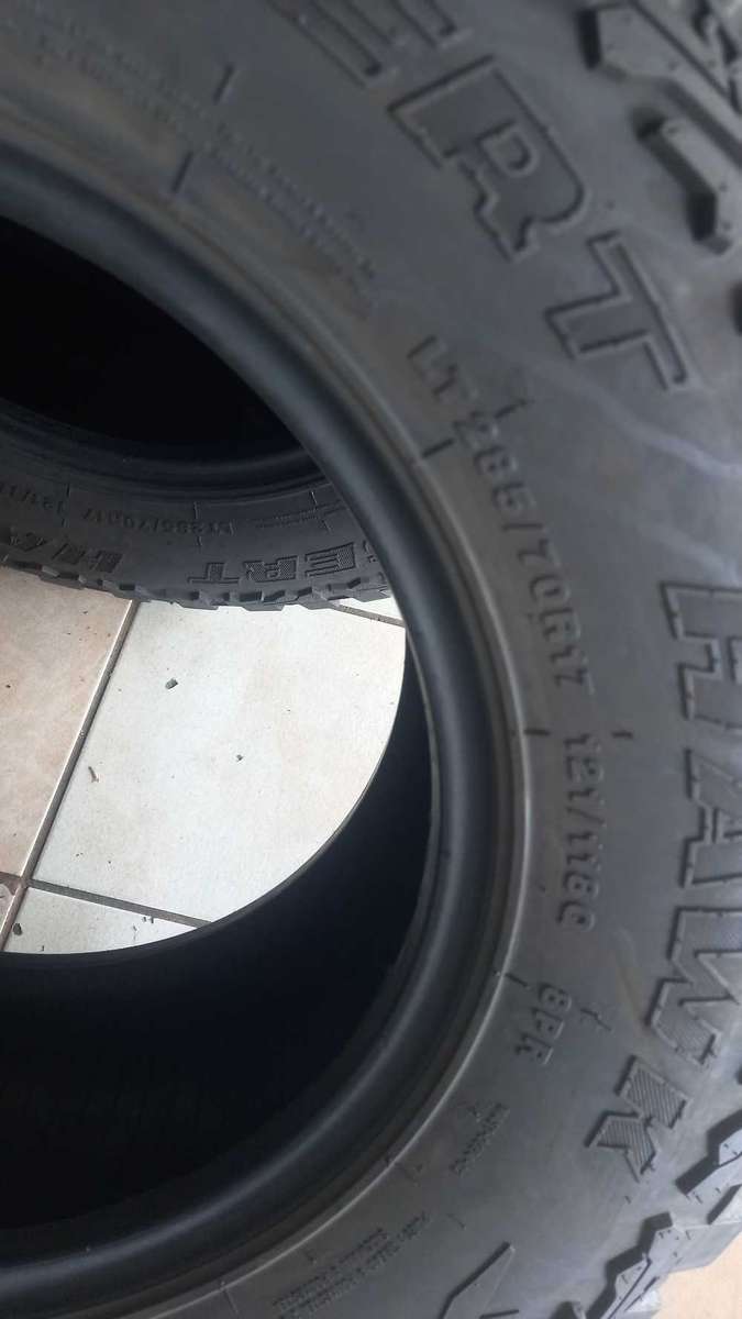 285/70/17(4) Desert Hawk tyres. 70% life