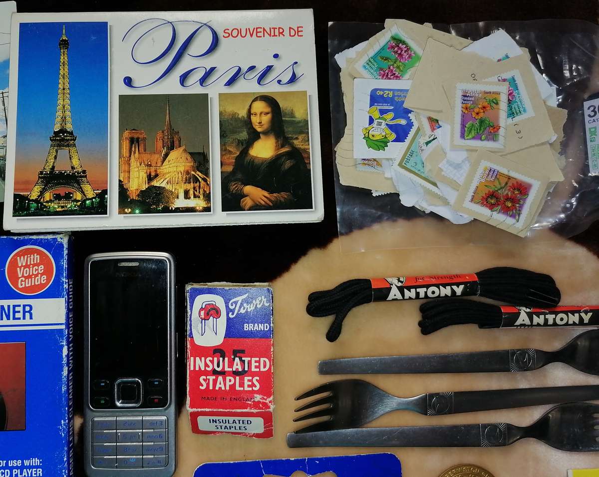 Large collection of vintage items here.