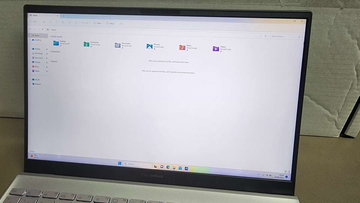 Asus Zenbook 14 UX425E (Silver, i7 11th Gen, 512GB SSD, 16GB RAM) - REFURBISHED