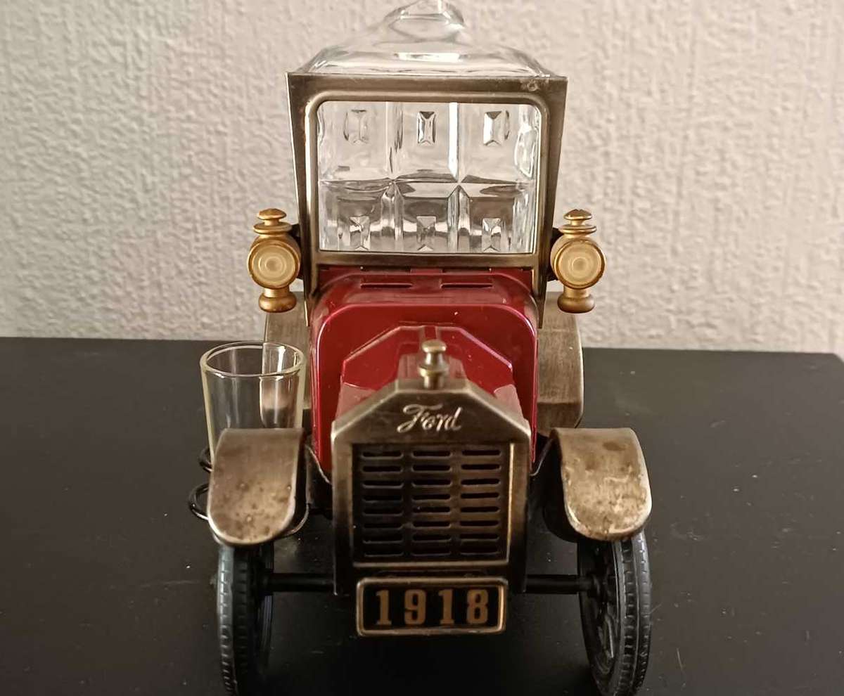 Wind up music vintage 1918 Ford truck model liquor decanter set