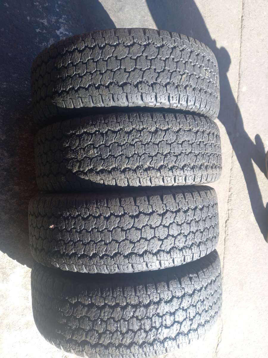 255/65/17 Goodyear Wranglar AT tyres