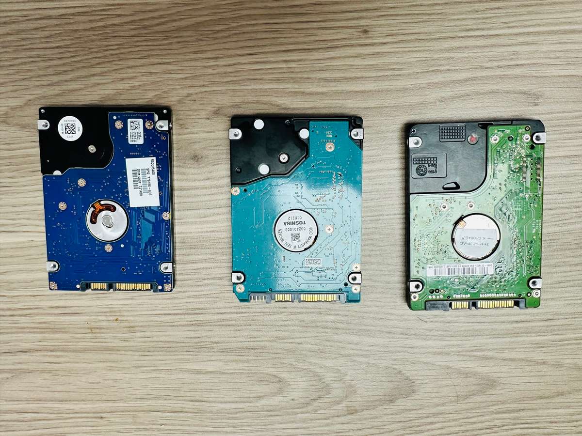 3x 250GB Laptop Drives ***100% Health***
