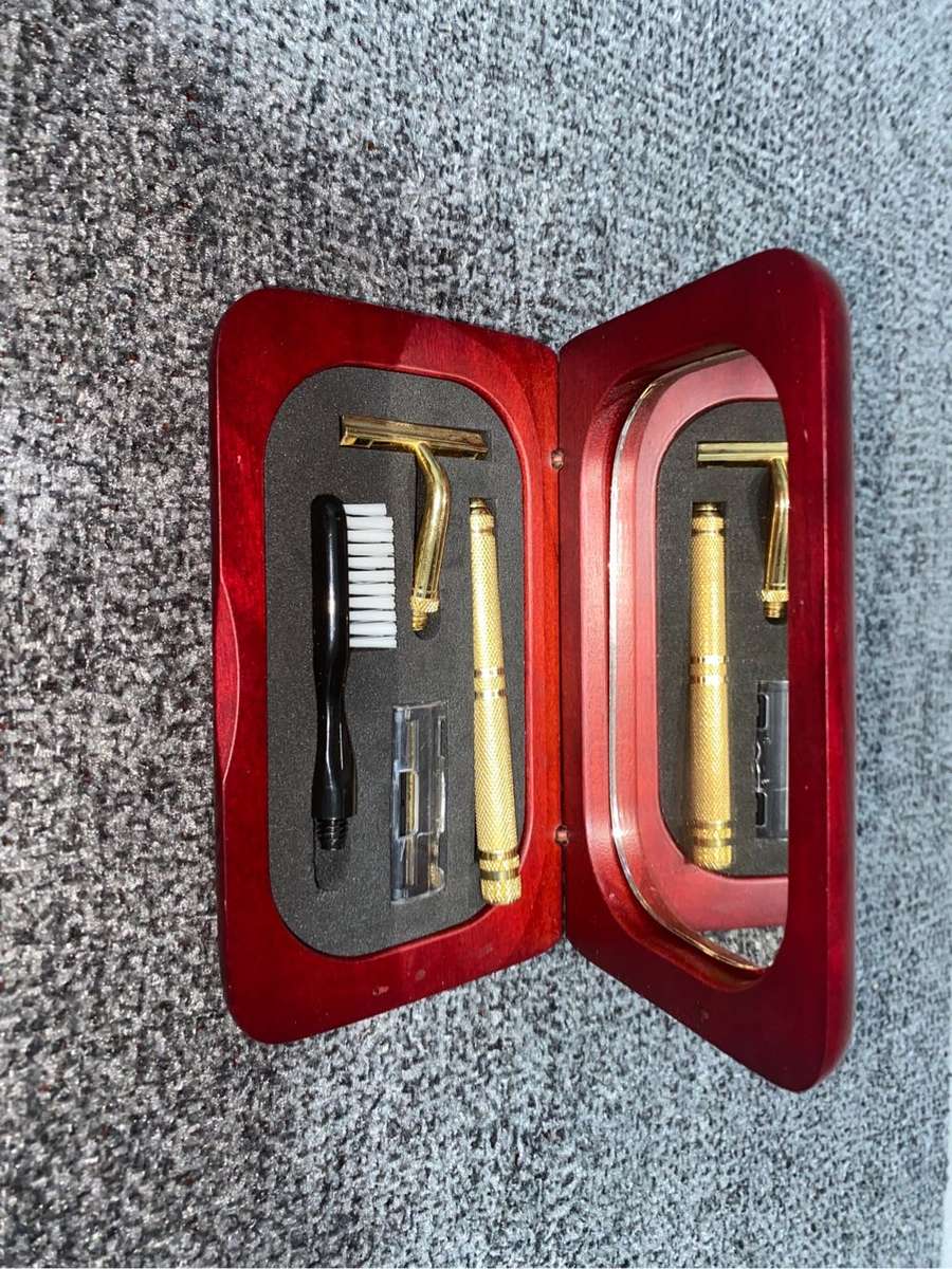 Vintage shaving kot