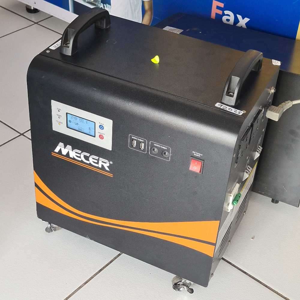 Mecer m-1000w inverter with battery.