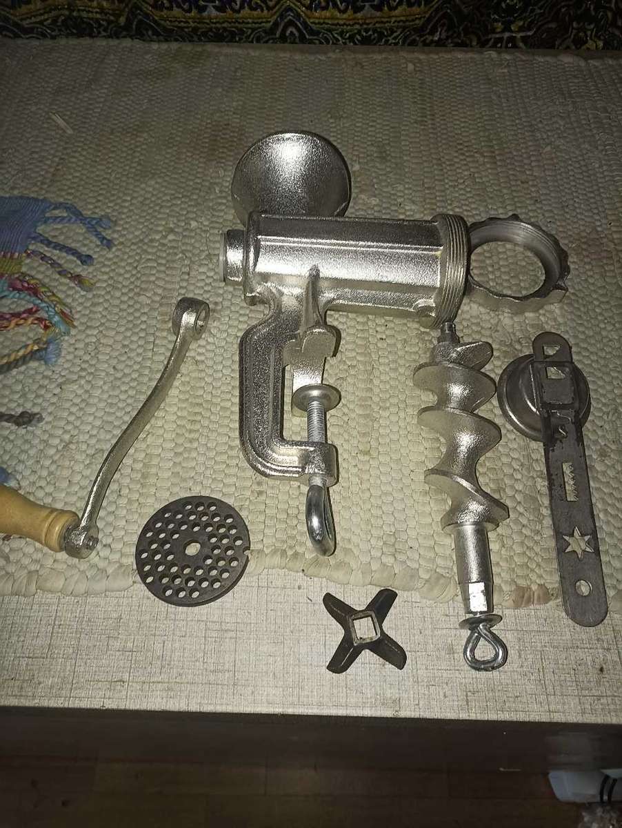 size 8 Mince meat Grinder.