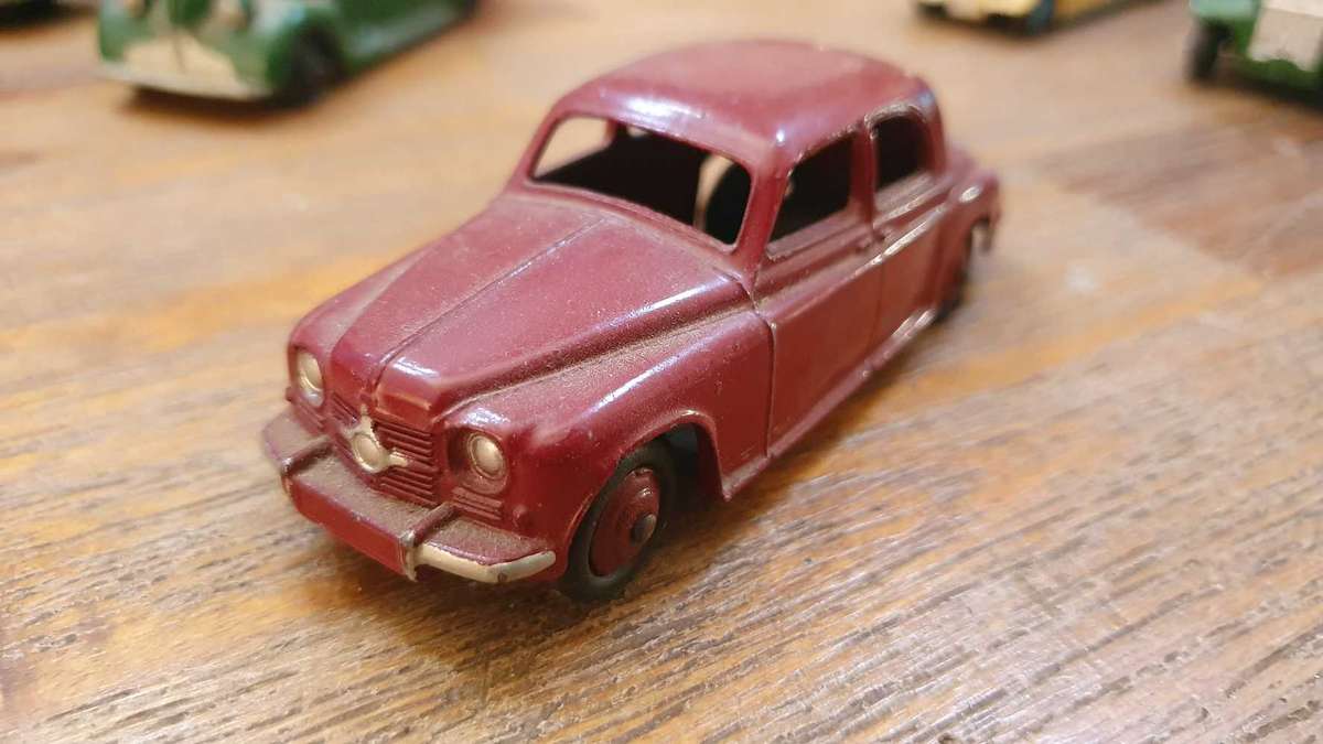 Dinky Meccano Vintage 156 Rover 75 Saloon Dark