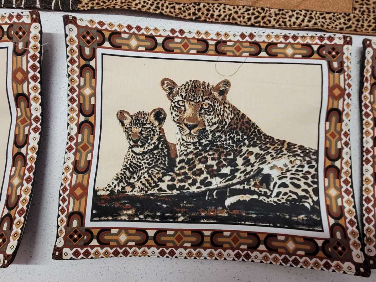 Placemats and Table runner Big 5 Animal print