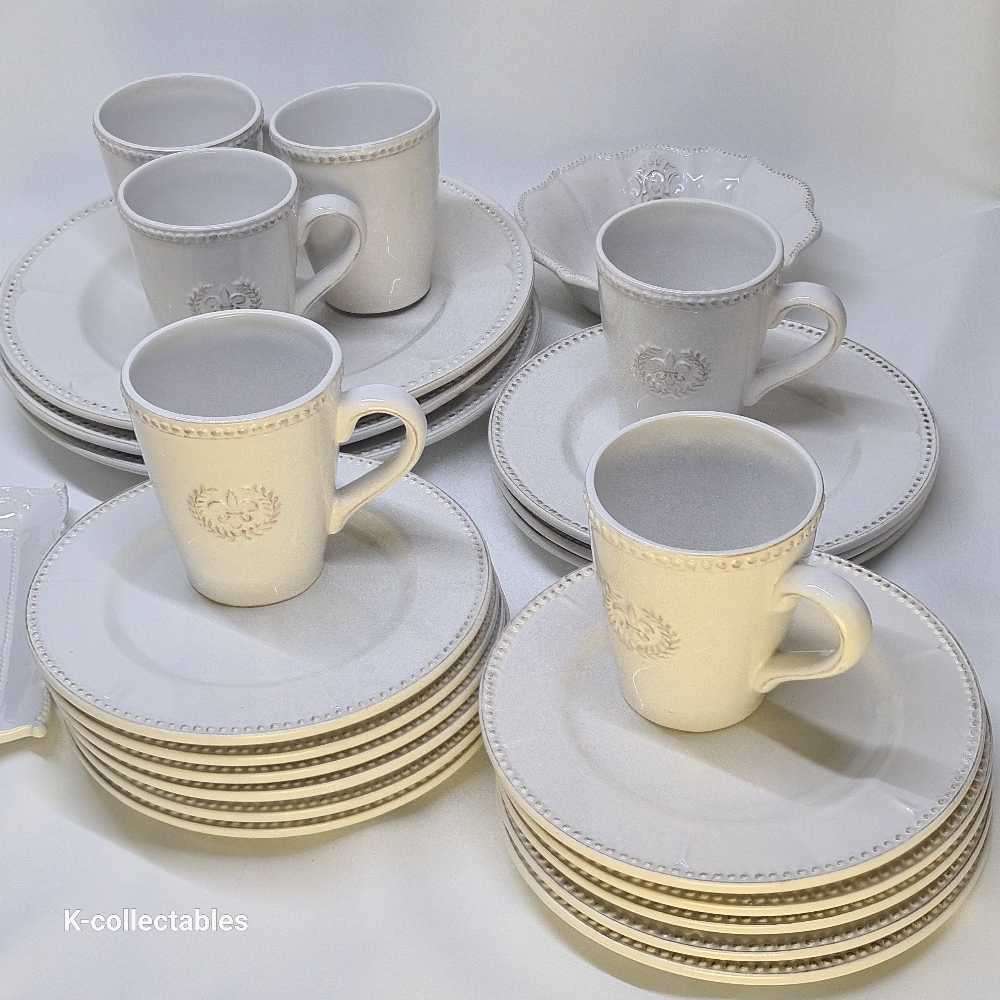 25 pcs ceramic/porcelain table set. Hand made. Biggie best.