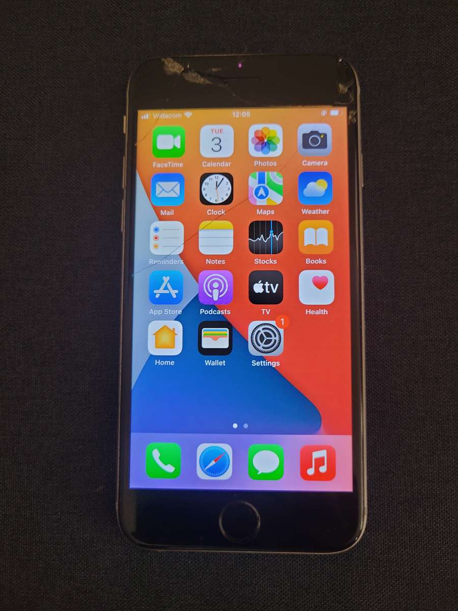 Apple iPhone 6S 16GB - Cracked Screen