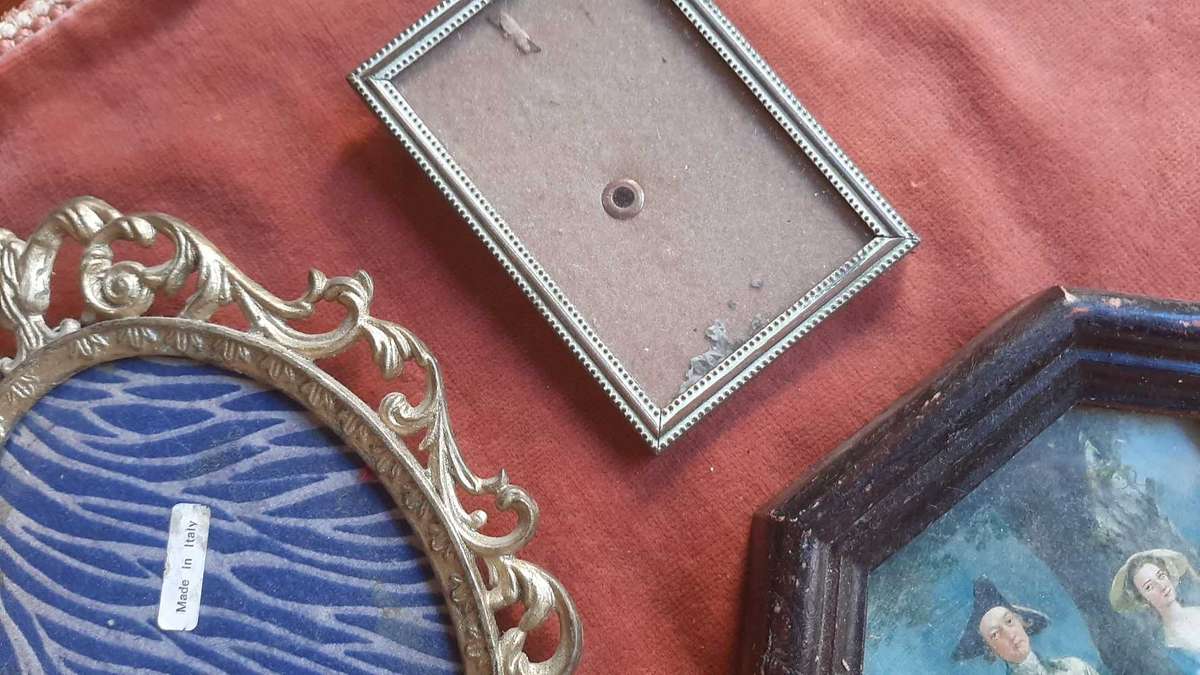 Job lot of small vintage frames 15-20cm