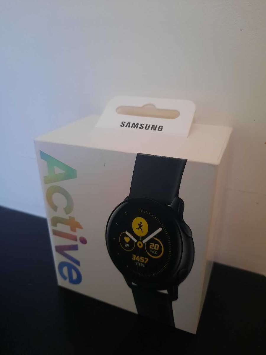 Samsung Galaxy Active Watch in EXCELLENT condition (SM R500)