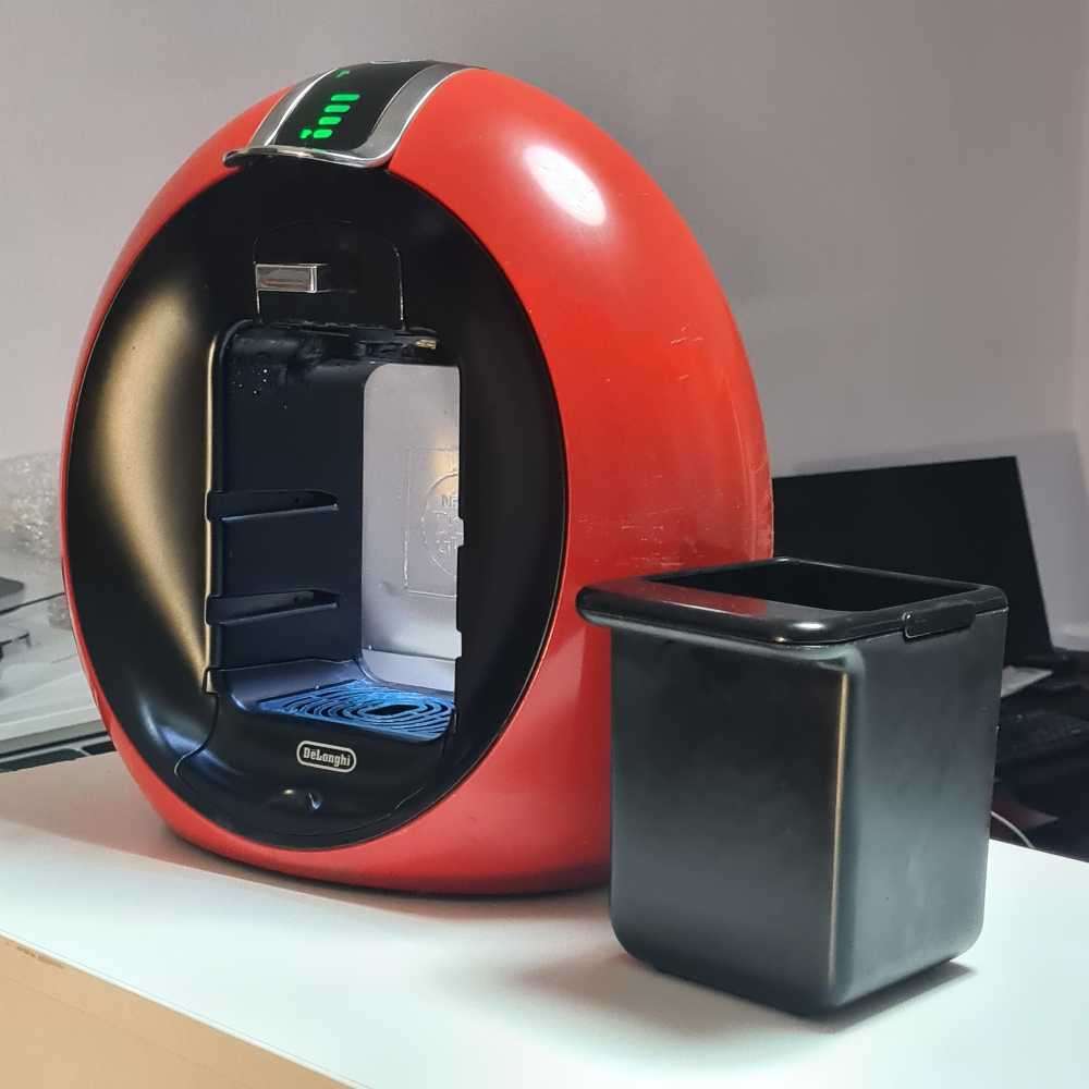 Delonghi EDG605 Red Nescafe Dolce GustoCircolo Coffee Machine - Red