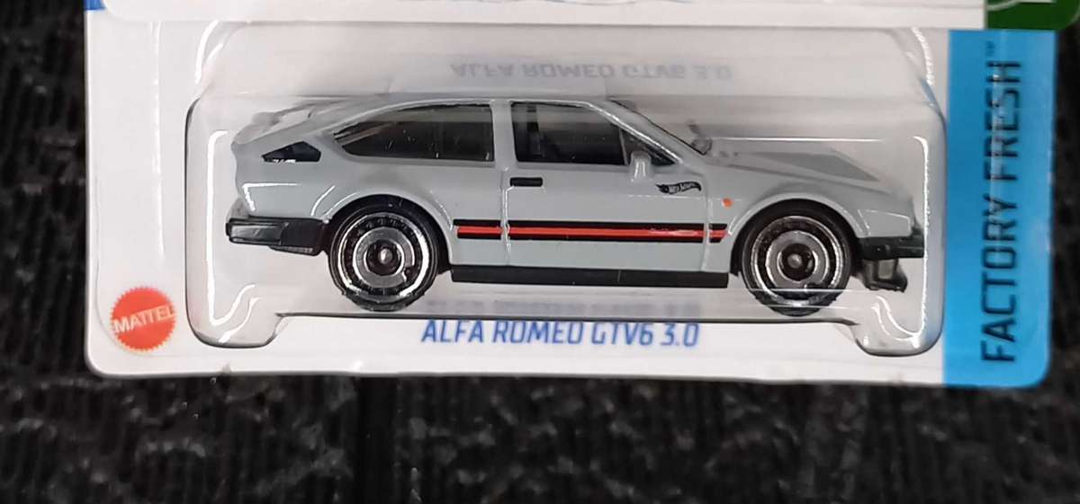 Alfa GTV Hotwheels Grey color