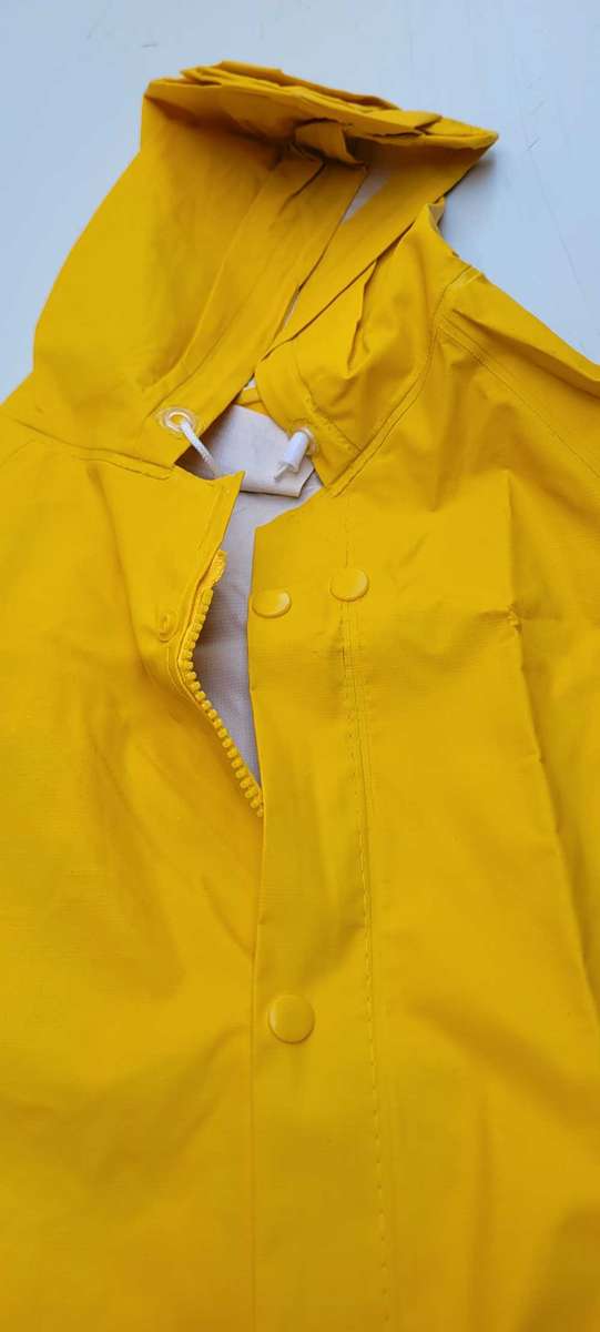 XL High Quality Zip & Buttons 2-Piece Rain Coat (Bid Per Piece)