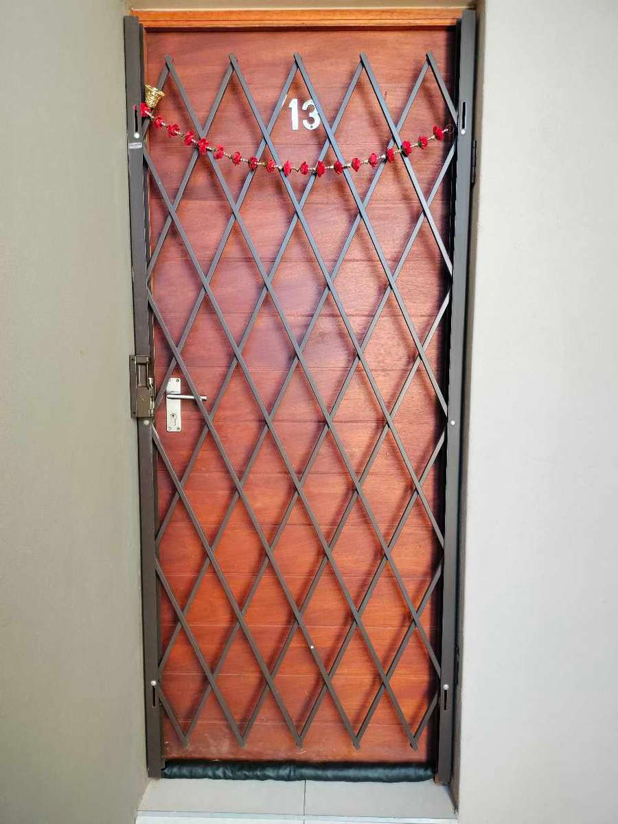 Xpanda retractable gate