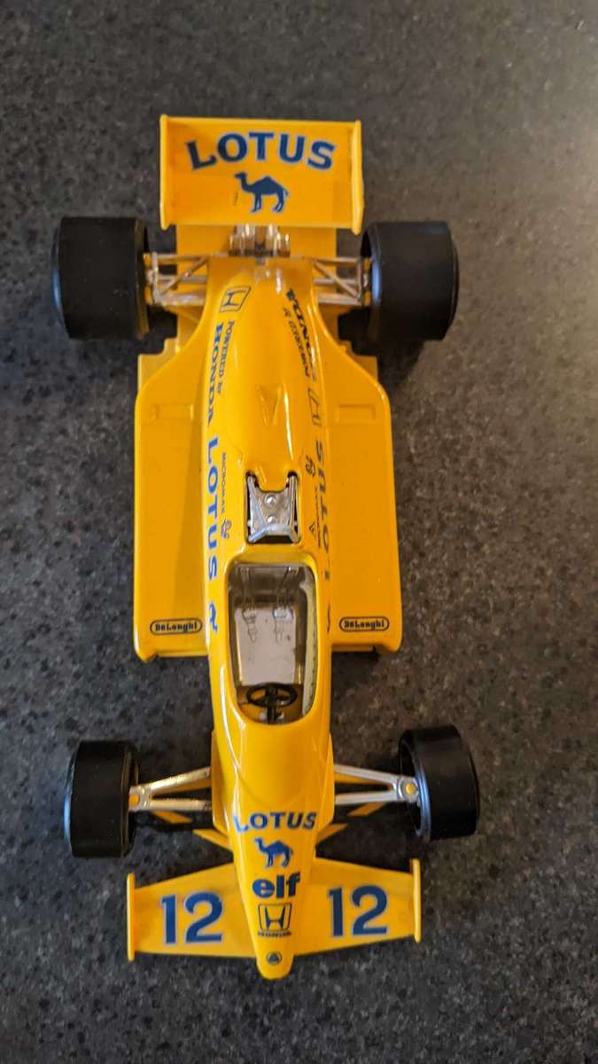 Burago Lotus 97 T Senna