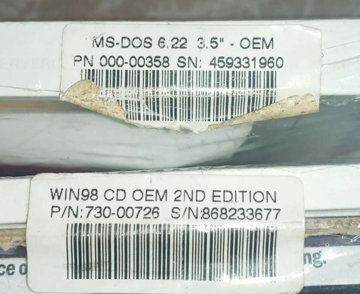 Microsoft Windows 98 SE plus Microsoft MS-DOS 6.22