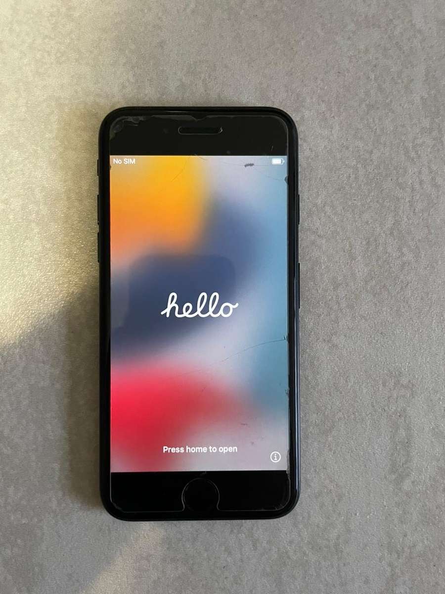 iPhone 7  new screen good condition