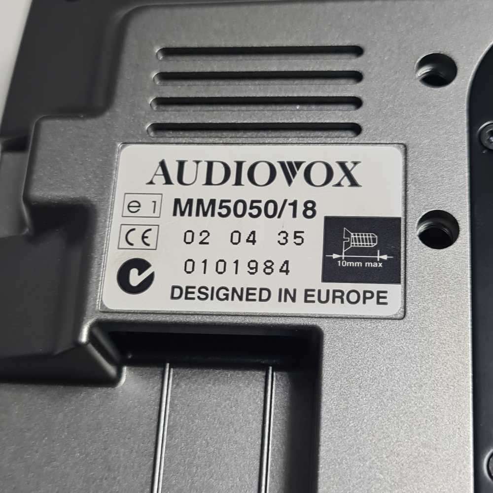 AUDIOVOXMM5050/18 Radio and Car Navigation system