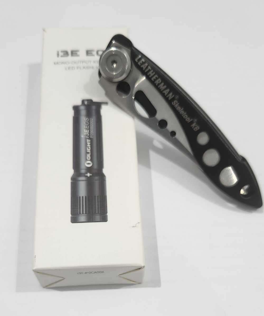 Leatherman Skeletool + olight torch