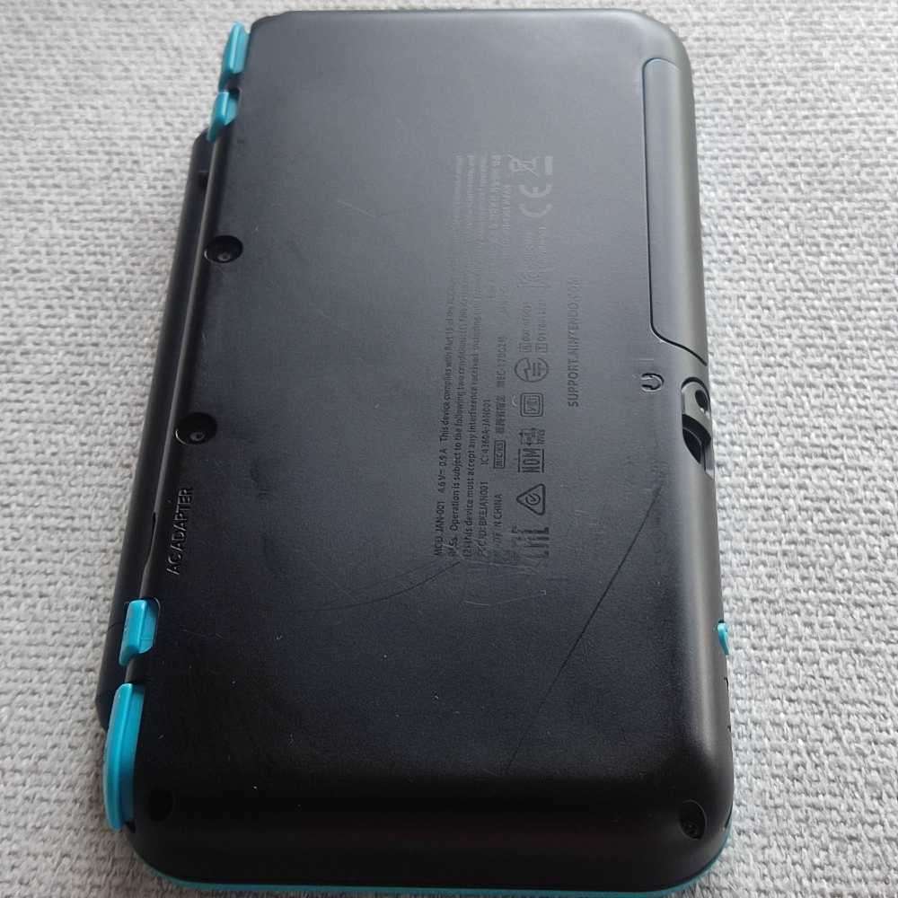 `New` Nintendo 2ds xl console with original charger