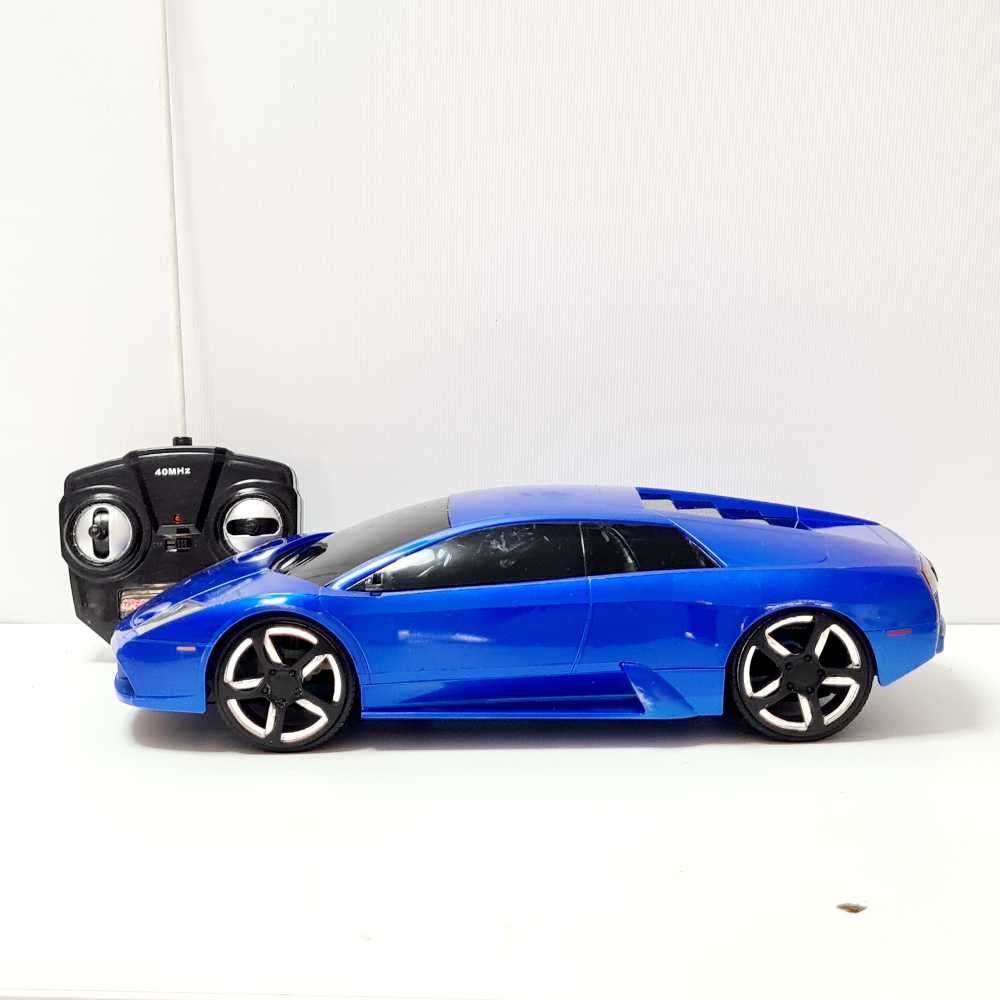 Lamborghini car model with controller.