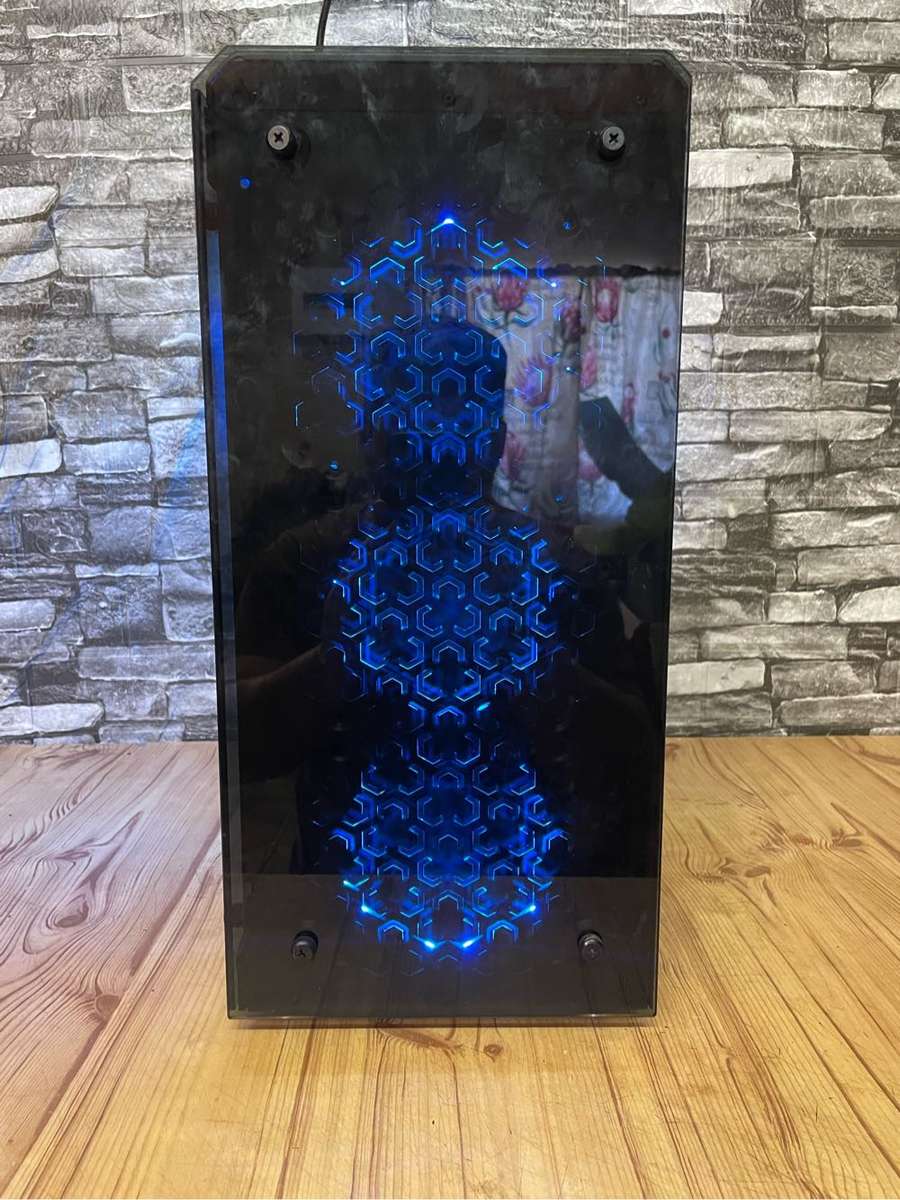 8Th Gen i7 Gamer**8GB graphics**20GB Ram**500GB SSS**Corsair VS550 Gaming PSU