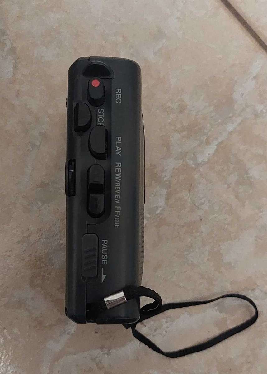 Sony TCM359V Portable Variable Speed Cassette Recorder Working